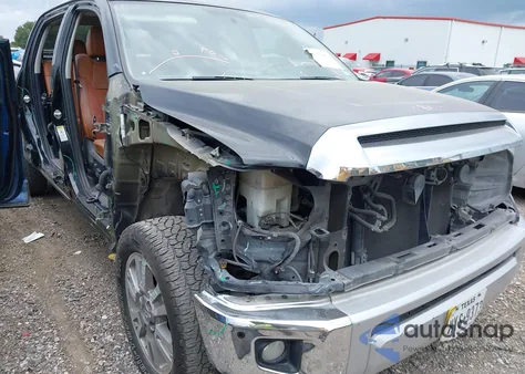 2015 Toyota Tundra Crewmax 1794/Platinum z USA, uszkodzony, nr VIN 5TFGY5F10FX184229